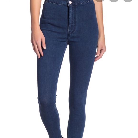 2/$60 Levi's runaround super skinny jeggings - Picture 1 of 8